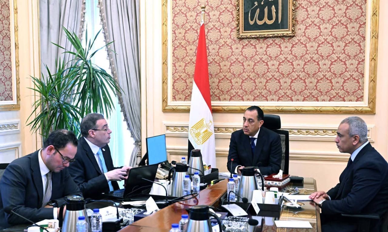 أخبار مصر والعالم لحظة بلحظة - مدبولي يتابع جهود الإصلاح الإداري وتطوير الأداء الحكومي مع رئيس التنظيم والإدارة