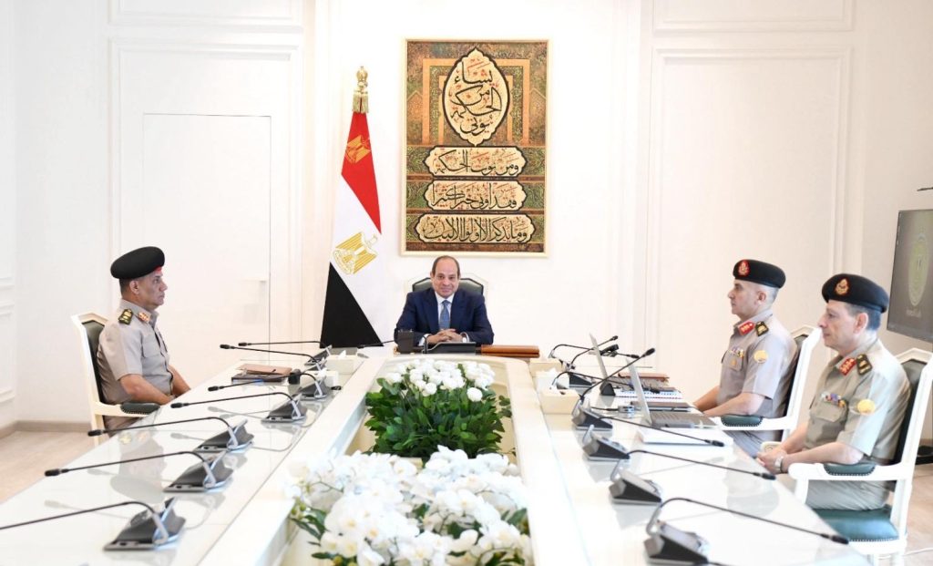 أخبار مصر والعالم لحظة بلحظة - خلال لقائه وزير الدفاع والإنتاج الحربي.. الرئيس السيسي يُتابع موقف المشروعات الجاري تنفيذها من خلال الهيئة الهندسية للقوات المُسلحة