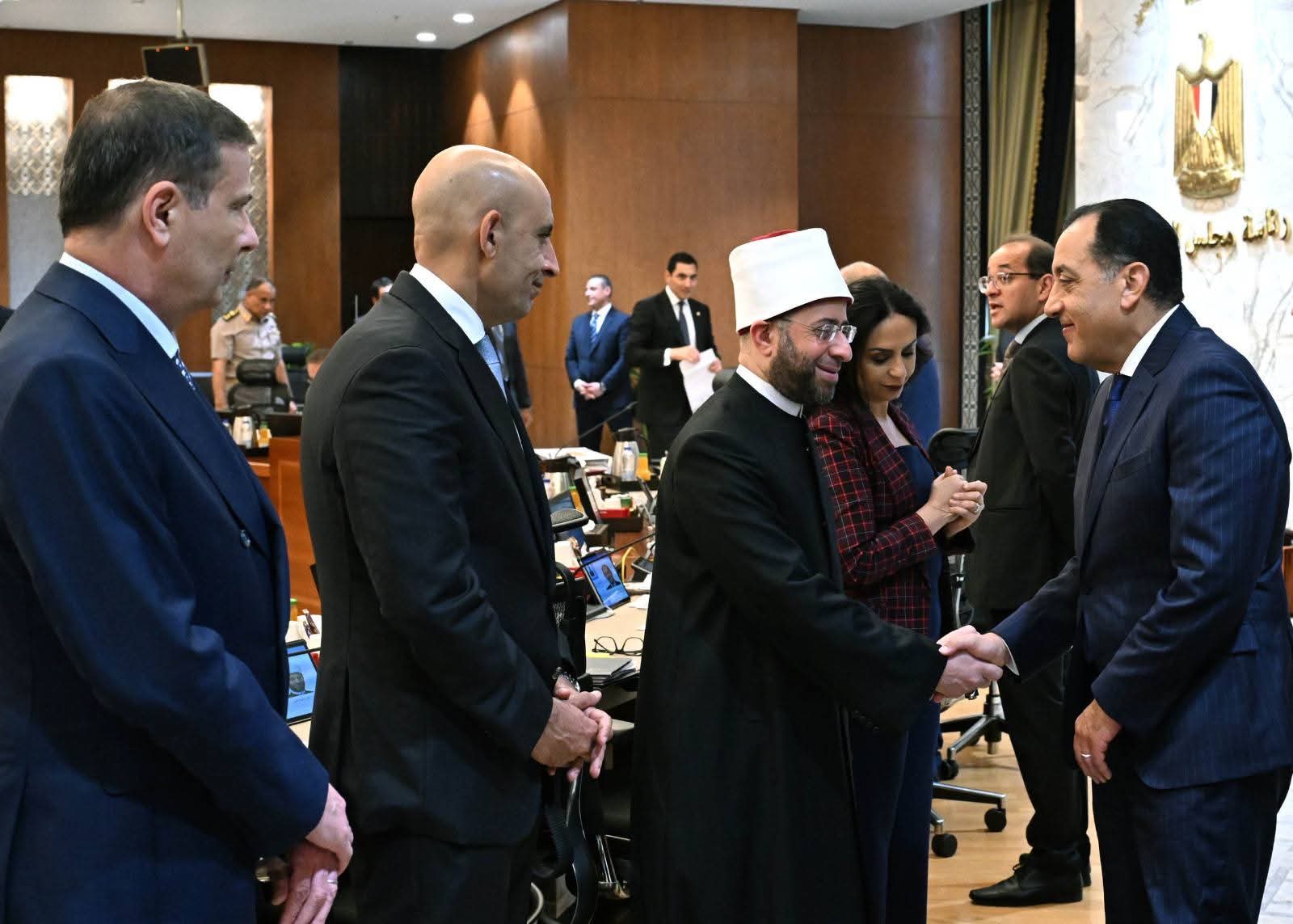 أخبار مصر والعالم لحظة بلحظة - مدبولي: طرح كميات كبيرة من اللحوم والسلع استعدادًا لعيد الأضحى.. وتكثيف الرقابة على الأسواق