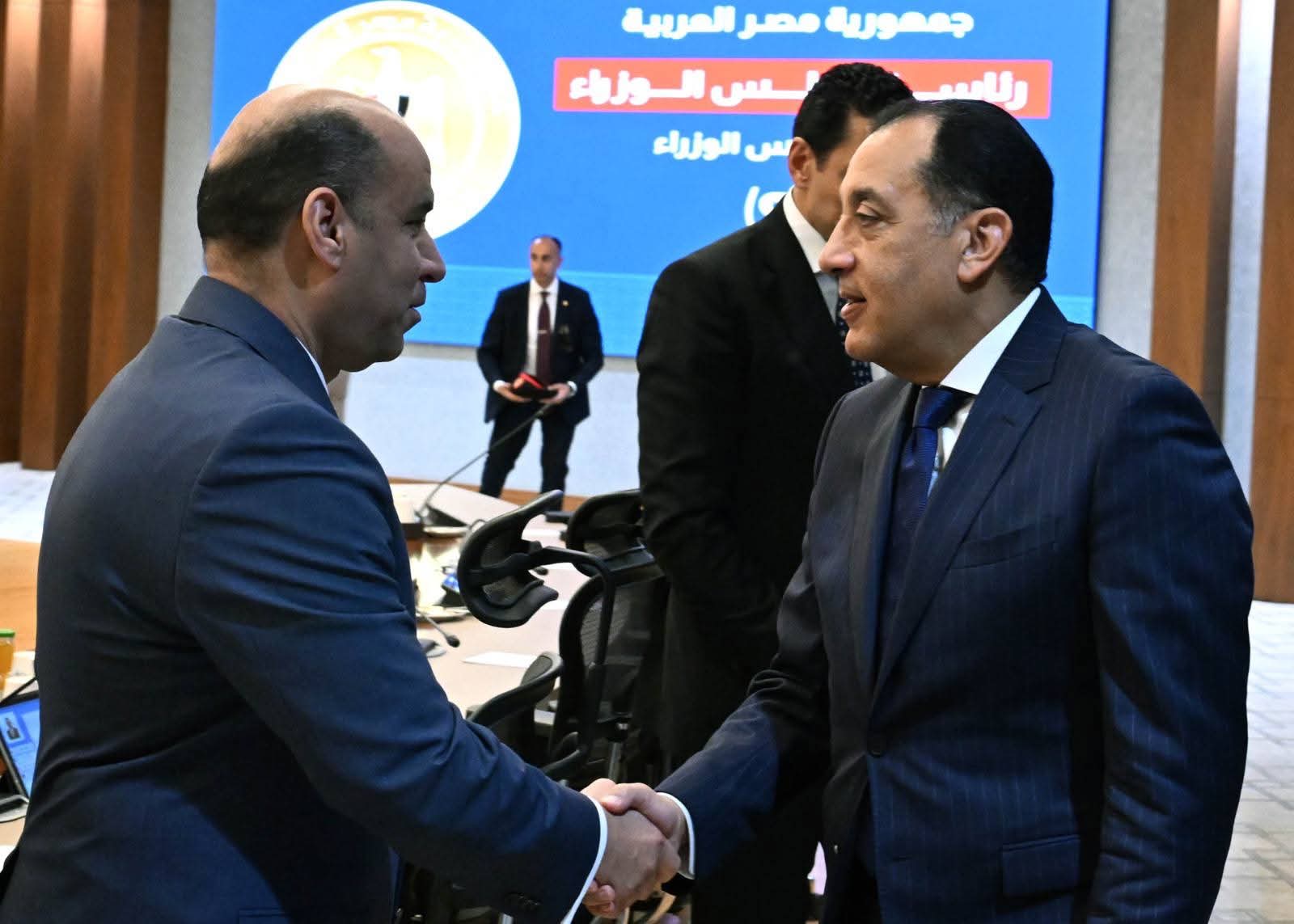 أخبار مصر والعالم لحظة بلحظة - مدبولي: طرح كميات كبيرة من اللحوم والسلع استعدادًا لعيد الأضحى.. وتكثيف الرقابة على الأسواق