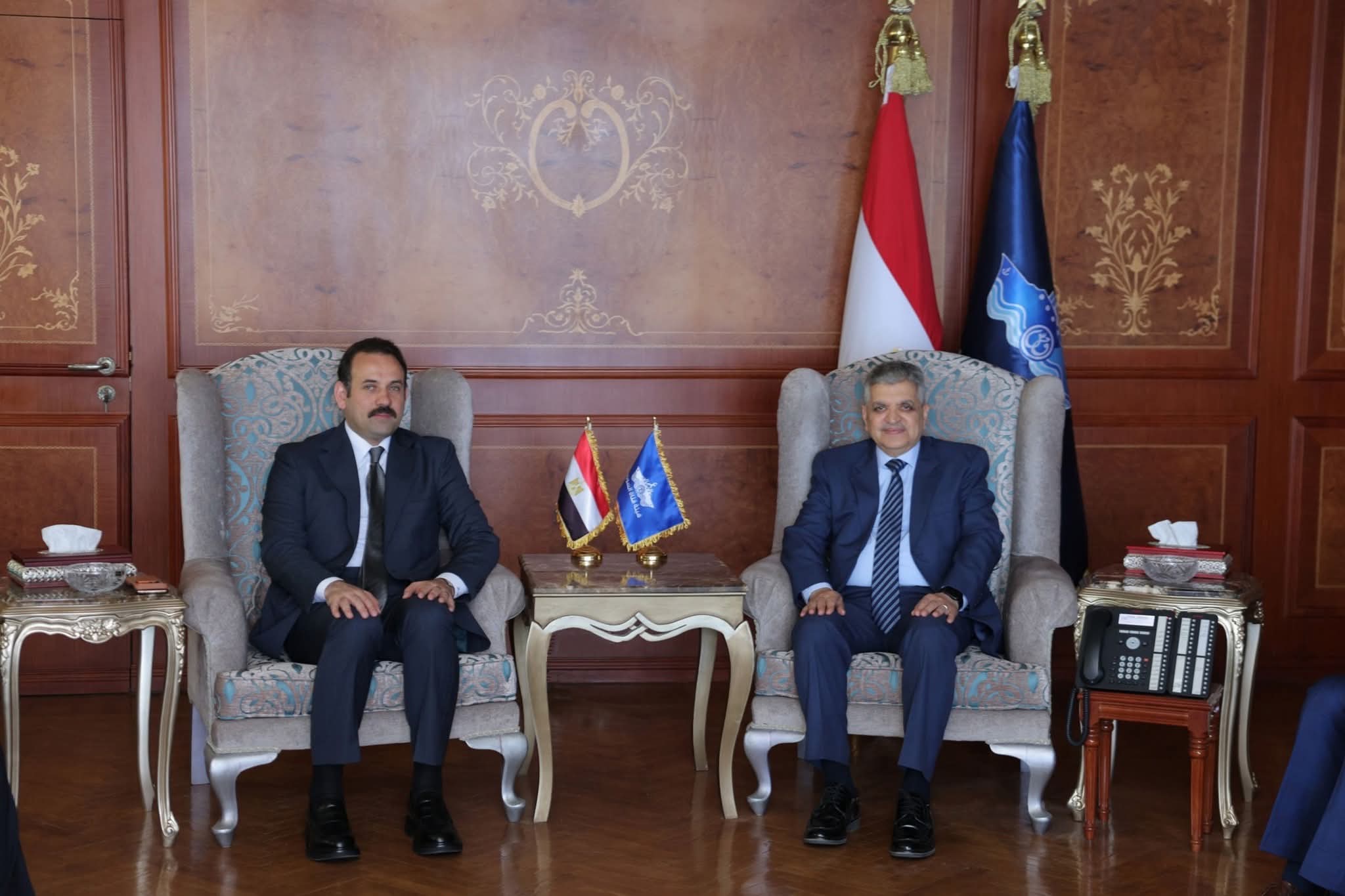 أخبار مصر والعالم لحظة بلحظة - هيئة قناة السويس وجهاز مستقبل مصر يوقعان بروتوكولًا لتطوير وتطهير البحيرات المصرية