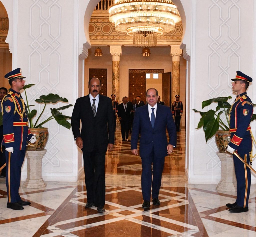 الرئيس السيسي يستقبل نظيره الإيريتري ويبحثا ضمان أمن البحر الأحمر وحرية الملاحة البحرية أخبار مصر والعالم لحظة بلحظة - الرئيس السيسي يستقبل نظيره الإيريتري ويبحثا ضمان أمن البحر الأحمر وحرية الملاحة البحرية