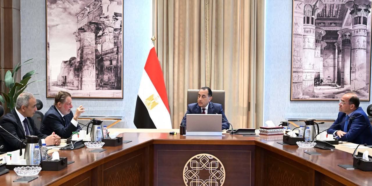 أخبار مصر والعالم لحظة بلحظة - رئيس الوزراء ومحافظ البنك المركزي ووزير المالية يبحثون تعزيز المخزون الاستراتيجي ودعم استقرار الاقتصاد
