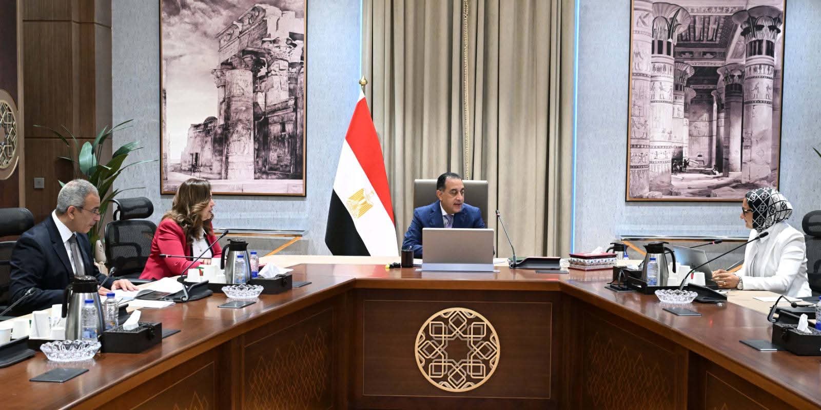 أخبار مصر والعالم لحظة بلحظة - رئيس الوزراء يتابع تنفيذ المشروعات التنموية والخدمية بالوادي الجديد.. وخطة لتحويل المحافظة إلى مركز قومي للاقتصاد الصحراوي المستدام