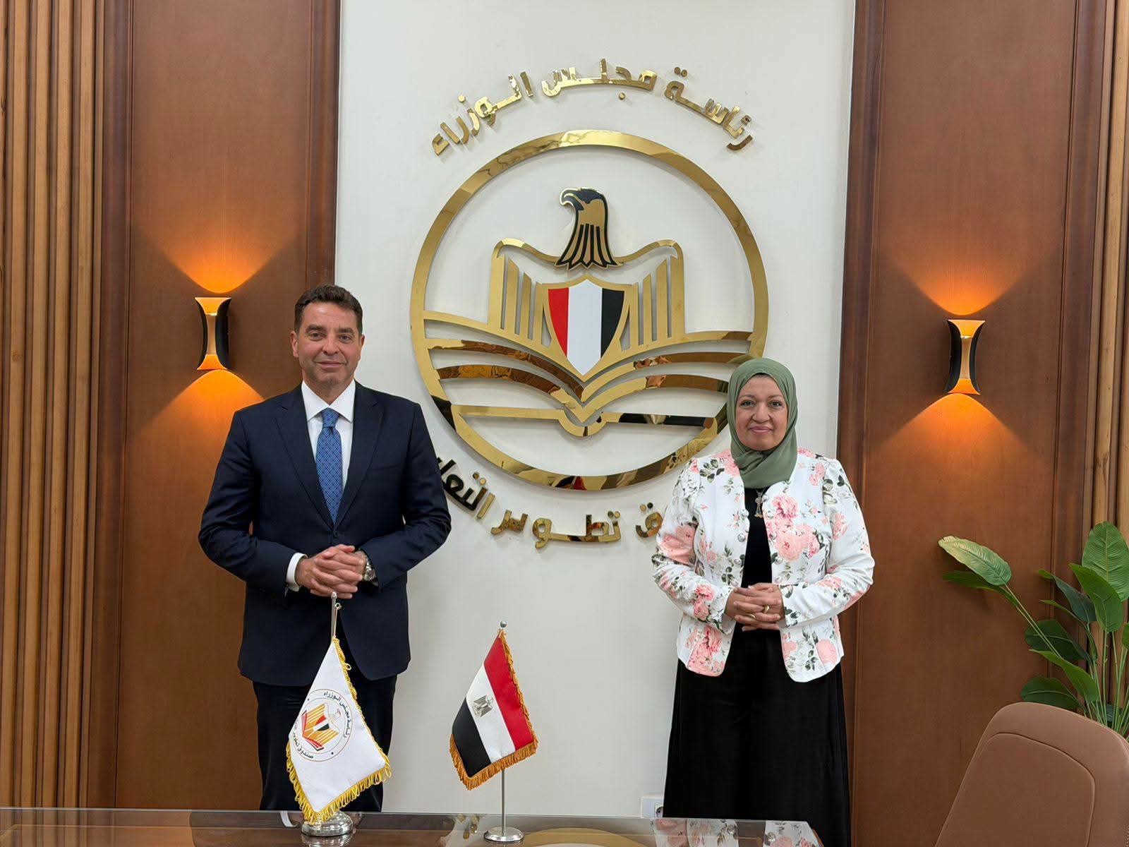 أخبار مصر - صندوق تطوير التعليم وهيئة الأوقاف يبحثان شراكة لدعم المشروعات التعليمية في مصر
