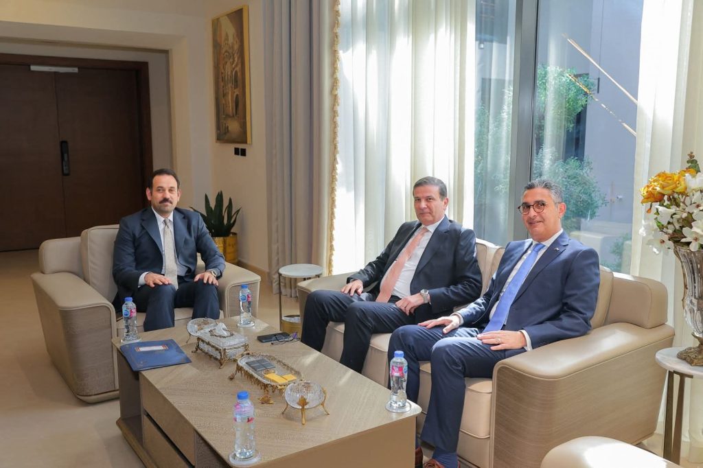 وزيرا التموين والزراعة ومدير جهاز مستقبل مصر يبحثون تعزيز تكامل منظومة الأمن الغذائي أخبار مصر والعالم لحظة بلحظة - وزيرا التموين والزراعة ومدير جهاز مستقبل مصر يبحثون تعزيز تكامل منظومة الأمن الغذائي