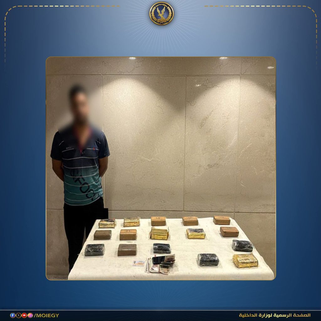 ضربة أمنية استباقية.. مصرع عنصر شديد الخطورة وضبط 900 كيلو مخدرات وأسلحة بـ105 ملايين جنية أخبار مصر - ضربة أمنية استباقية.. مصرع عنصر شديد الخطورة وضبط 900 كيلو مخدرات وأسلحة بـ105 ملايين جنية