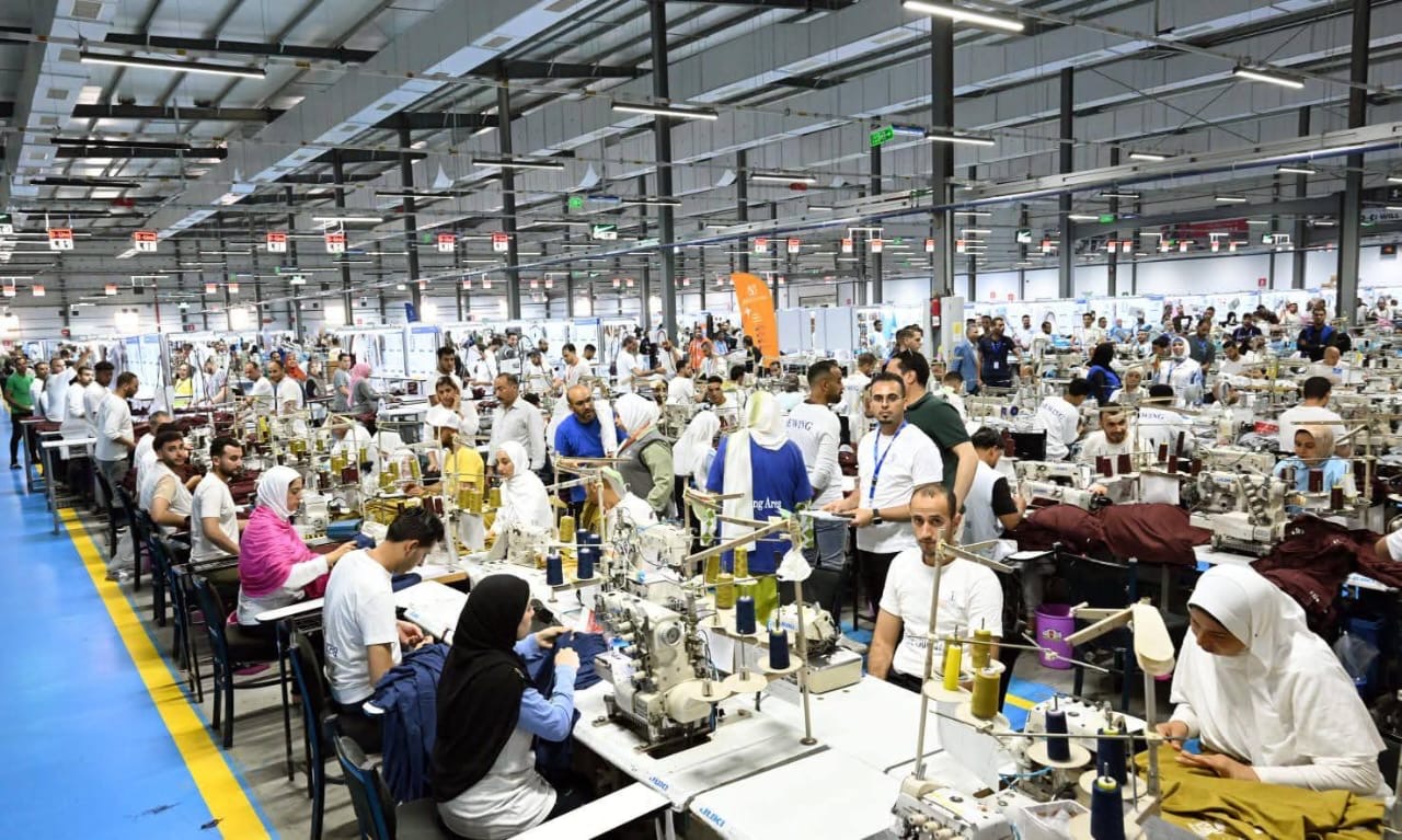 أخبار مصر والعالم لحظة بلحظة - مدبولي يفتتح مصنع “چيد تكستايل” بالإسكندرية: استثمارات نصف مليار جنيه وصادرات متوقعة حتى 500 مليون دولار سنويًا