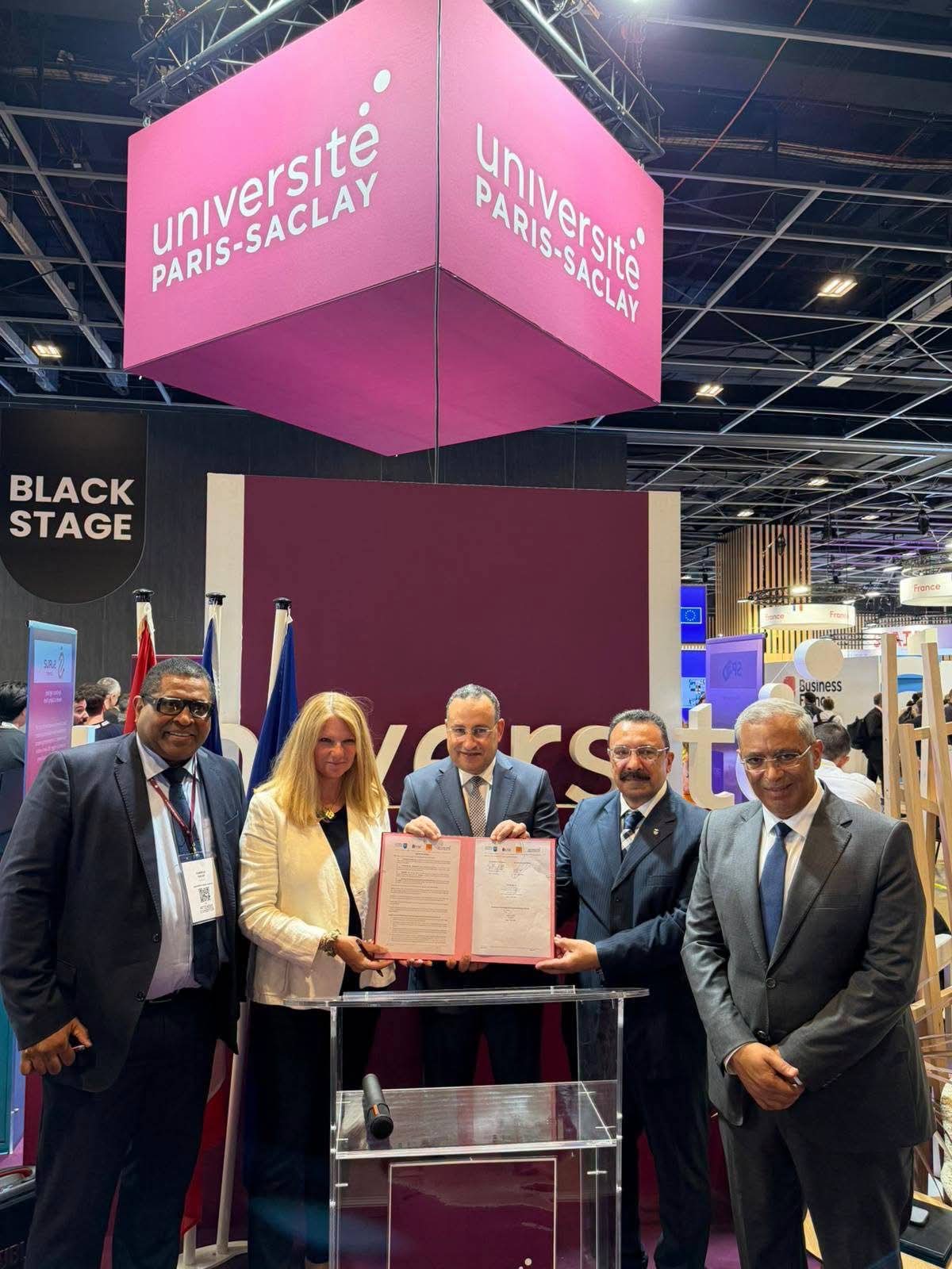 أخبار مصر - وزير التعليم العالي يشارك في معرض “Viva Technology 2026” بفرنسا لتعزيز التعاون الدولي في الابتكار والتكنولوجيا