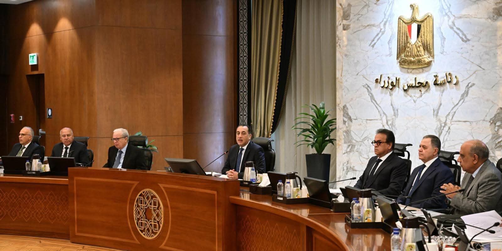 أخبار مصر والعالم لحظة بلحظة - رئيس الوزراء يبحث مع شركة الصين لهندسة الطاقة التعاون في الكهرباء والطاقة المتجددة وتحلية المياه