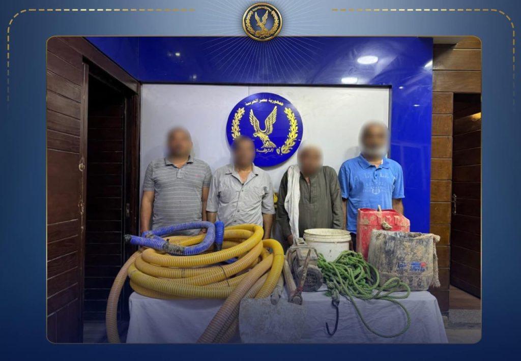أخبار مصر - سقوط عصابة التنقيب عن الآثار في القاهرة.. ضبط 4 متهمين داخل عقار بالتبين أثناء الحفر