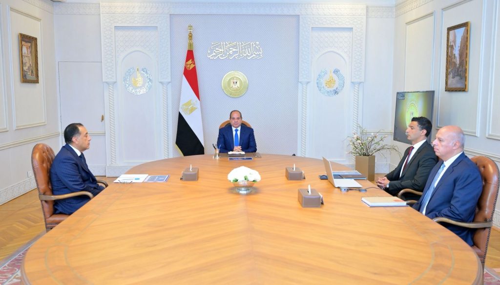 الرئيس يستعرض مع مدبولي الموقف التنفيذي للاستراتيجية الصناعية الوطنية 2026 – 2030 أخبار مصر - الرئيس يستعرض مع مدبولي الموقف التنفيذي للاستراتيجية الصناعية الوطنية 2026 - 2030