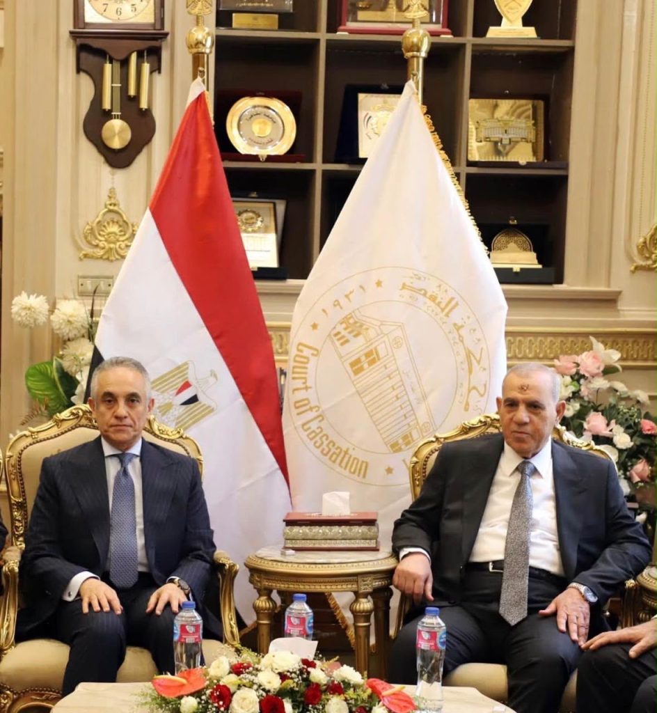 أخبار مصر - وزير العدل يهنئ مجلس القضاء الأعلى بتشكيله الجديد