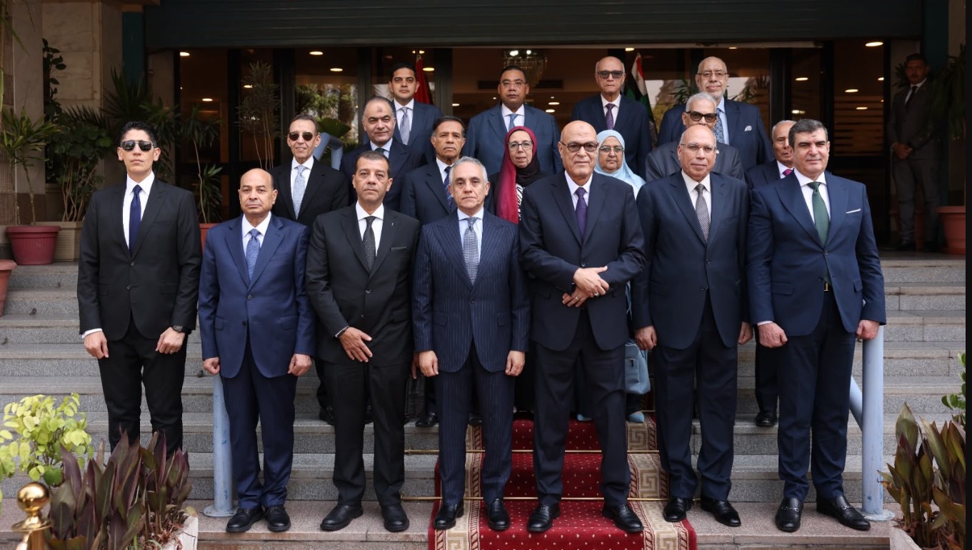 أخبار مصر - وزير العدل يُهنئ المستشار عبد الناصر أبو العزم بتعيينه رئيساً لهيئة قضايا الدولة