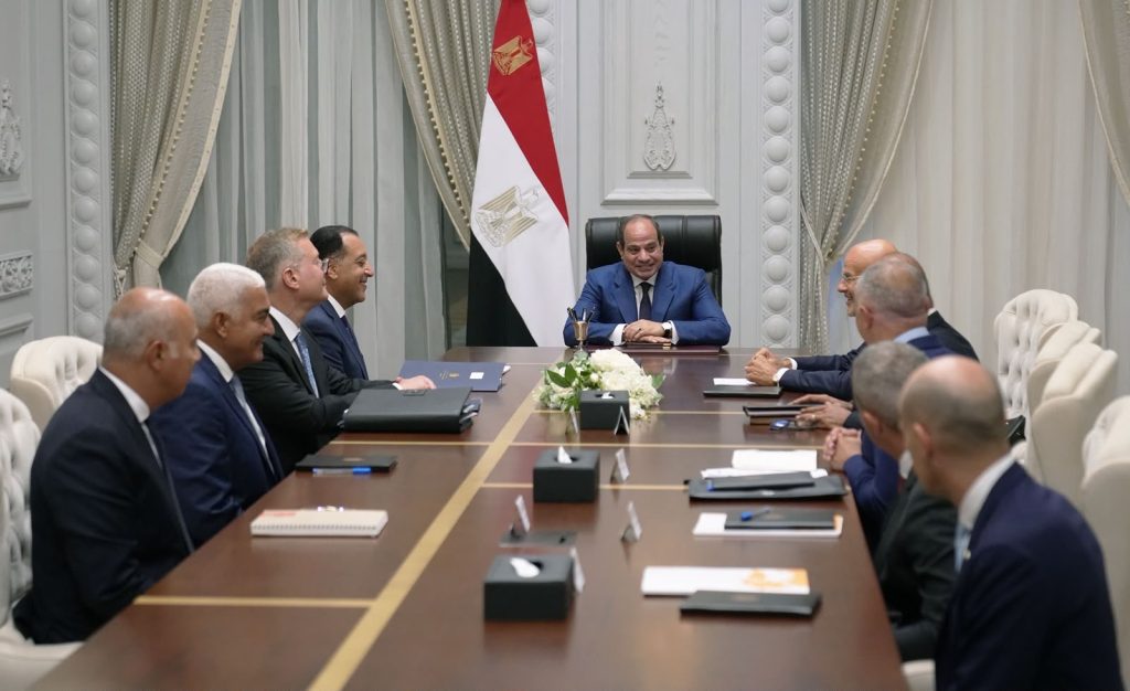 أخبار مصر - الرئيس السيسي يستقبل الرئيس التنفيذي لشركة إيني الإيطالية