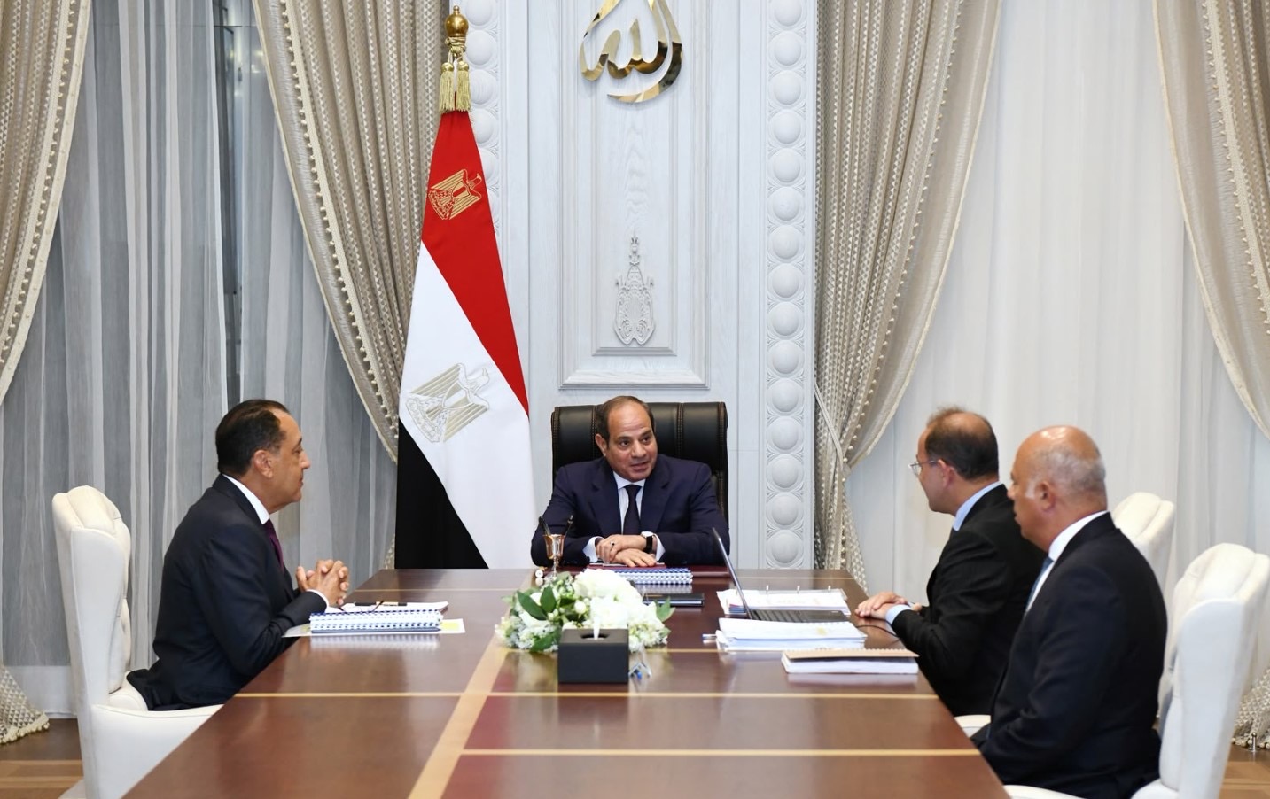 أخبار مصر - الرئيس عبد الفتاح السيسي يستعرض مستجدات موقف التحوط ضد مخاطر تقلبات أسعار النفط العالمية