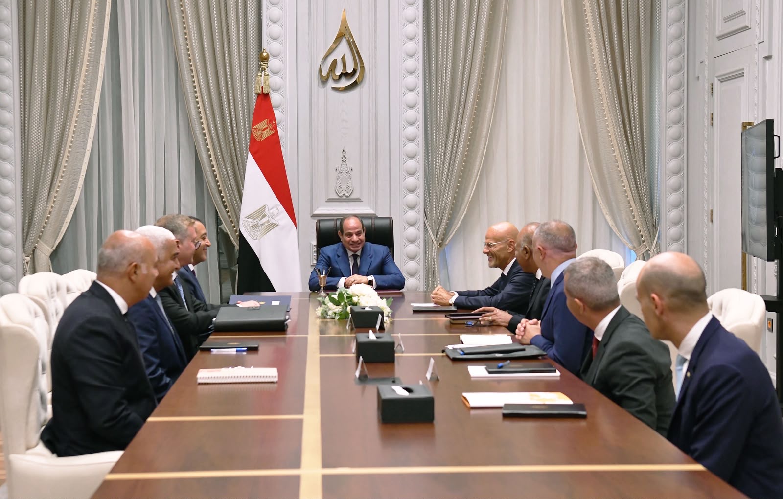 أخبار مصر - الرئيس السيسي يستقبل الرئيس التنفيذي لشركة إيني الإيطالية