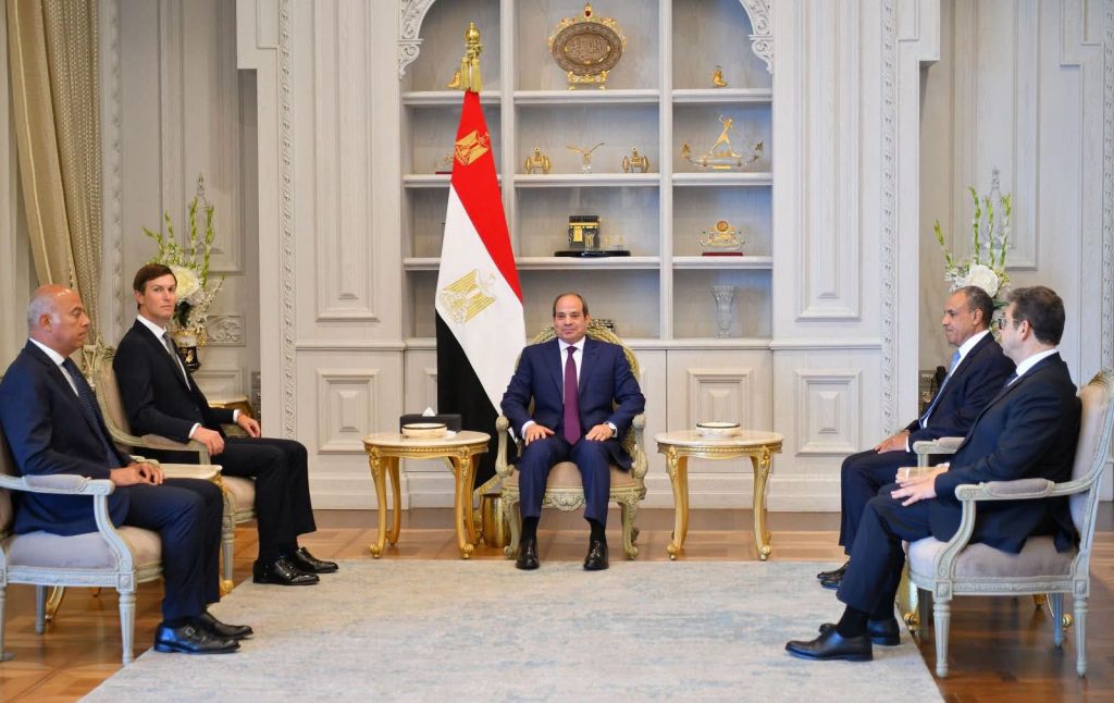 أخبار مصر - السيسي يستقبل جاريد كوشنر في العلمين ويؤكد أهمية الشراكة المصرية الأمريكية