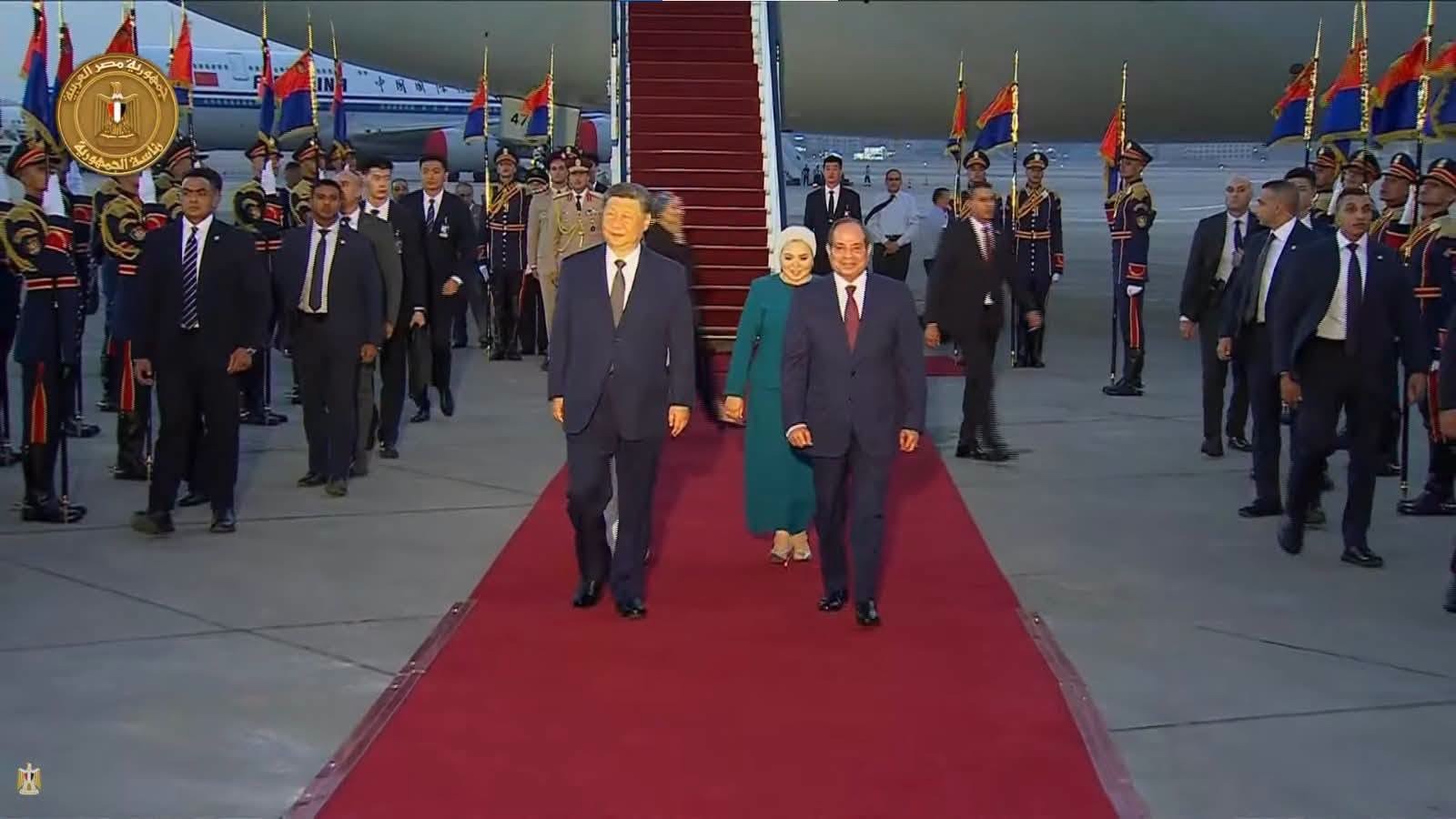 أخبار مصر - الرئيس السيسي يستقبل نظيره الصيني بمطار القاهرة الدولي