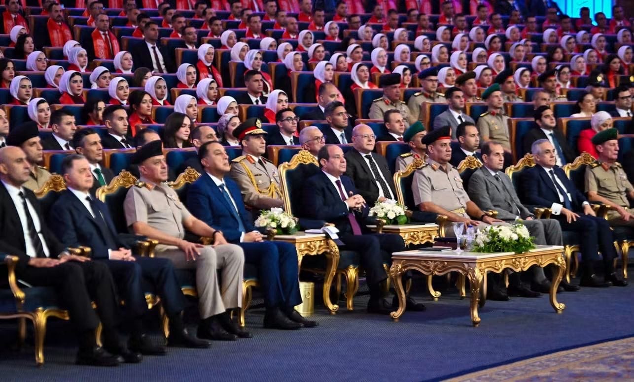 أخبار مصر - الرئيس السيسي يشهد حفل تخرج الدورة رقم «6» للجهات والهيئات القضائية بمقر القيادة الاستراتيجية بالعاصمة الجديدة