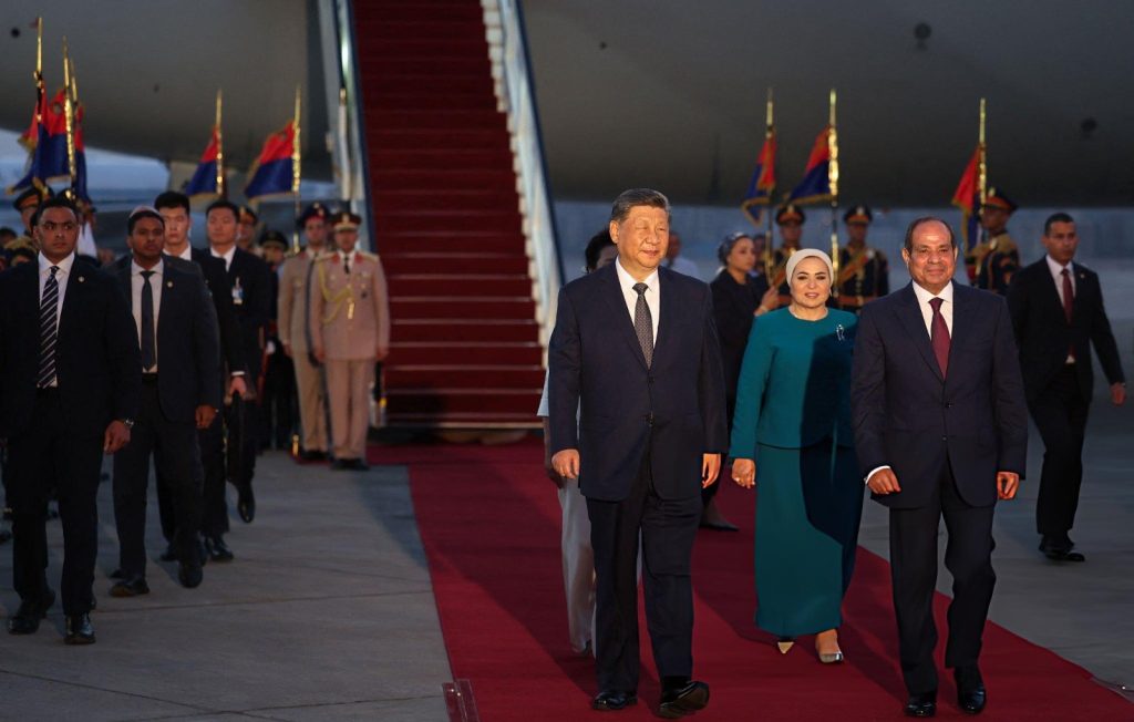 الرئيس السيسي يستقبل نظيره الصيني بمطار القاهرة الدولي أخبار مصر - الرئيس السيسي يستقبل نظيره الصيني بمطار القاهرة الدولي