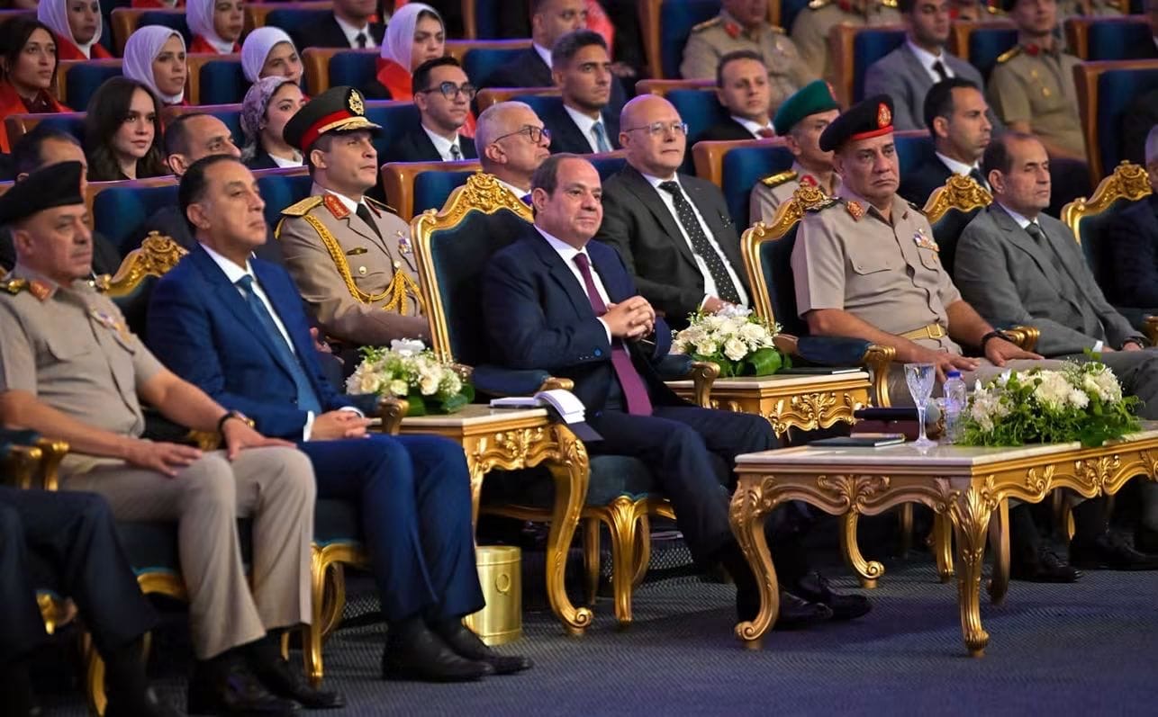 أخبار مصر - الرئيس السيسي يشهد حفل تخرج الدورة رقم «6» للجهات والهيئات القضائية بمقر القيادة الاستراتيجية بالعاصمة الجديدة