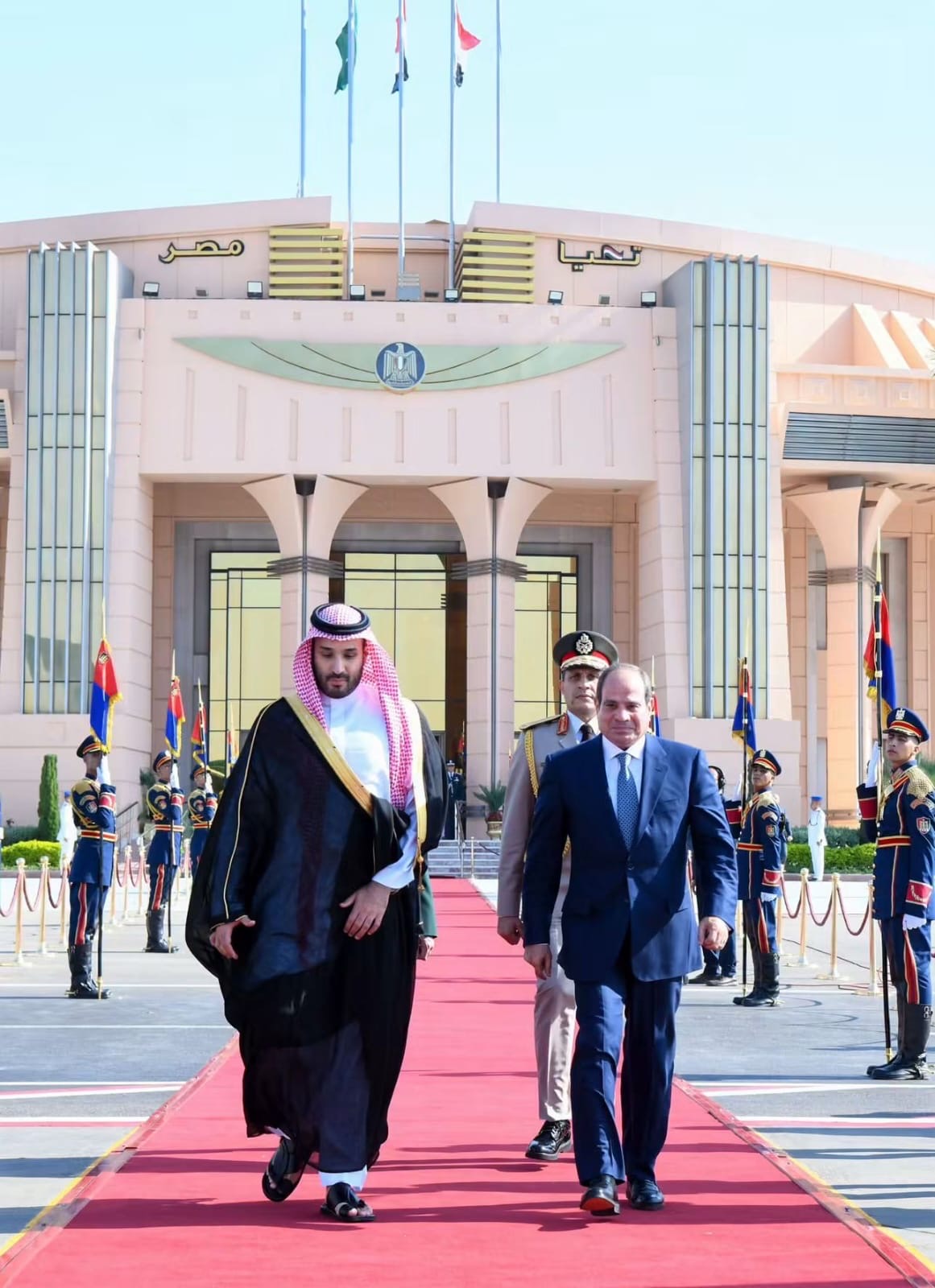 أخبار مصر - الرئيس السيسي يودع ولي العهد السعودي عقب ختام زيارته التي قام بها إلى القاهرة