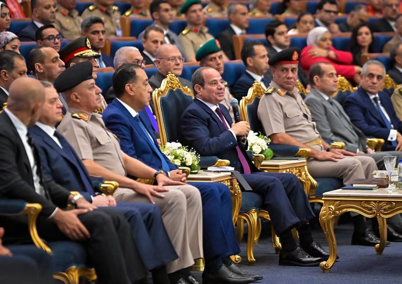 أخبار مصر - الرئيس السيسي يشهد حفل تخرج الدورة رقم «6» للجهات والهيئات القضائية بمقر القيادة الاستراتيجية بالعاصمة الجديدة