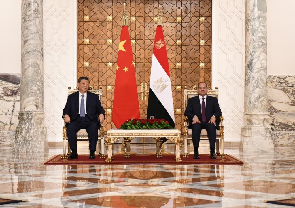 أخبار مصر - أستاذ علوم سياسية: فرص استثمارية ضخمة ورغبة حقيقية من القاهرة وبكين لتعزيز العلاقات