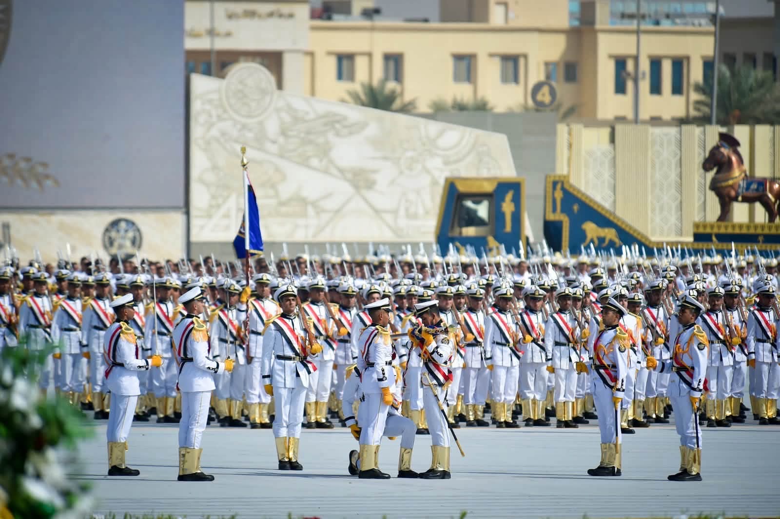 أخبار مصر - الرئيس عبد الفتاح السيسي يشهد حفل تخرج الدفعة رقم «1» للأكاديمية العسكرية المصرية وما يُعادلها من الكليات العسكرية