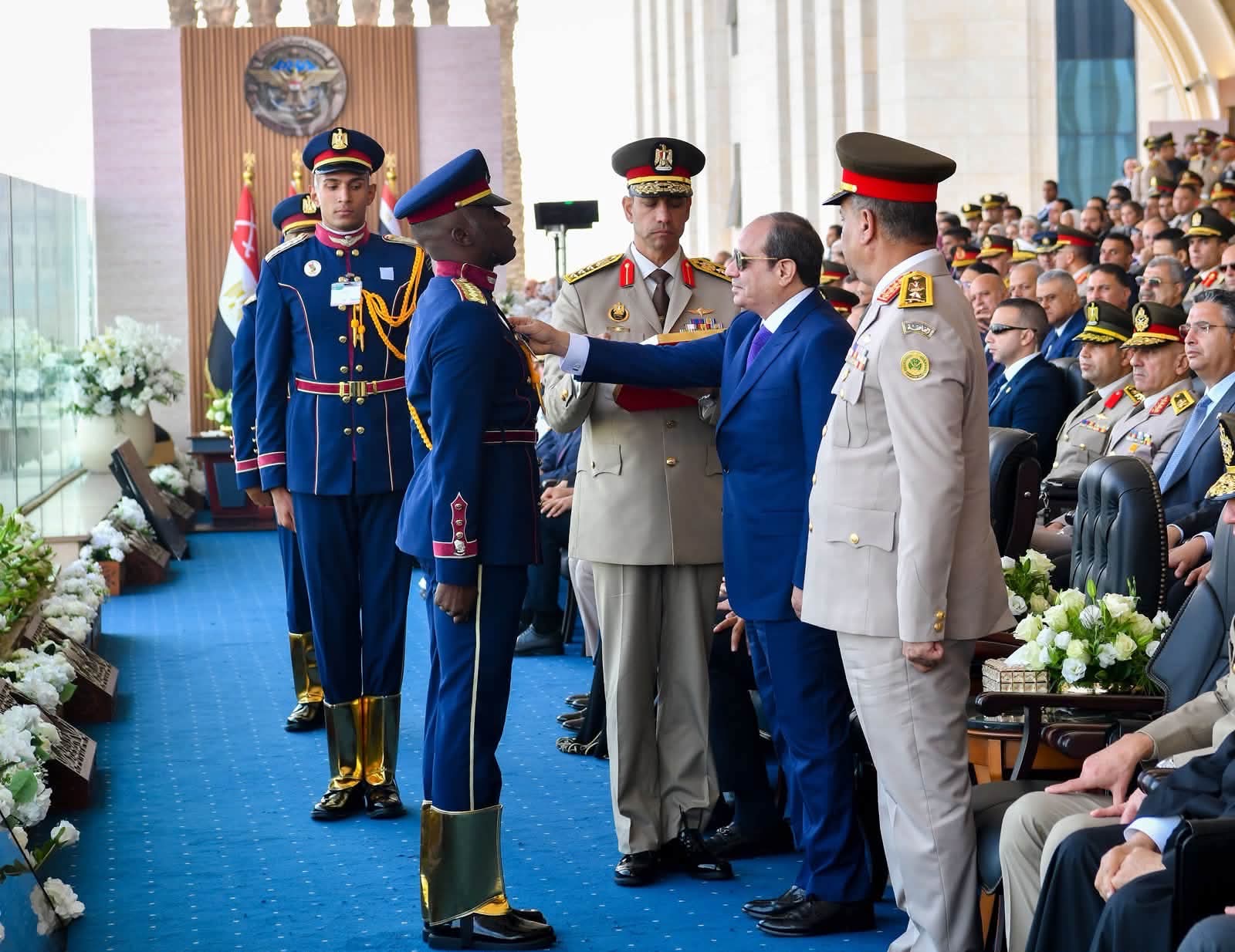 أخبار مصر - الرئيس عبد الفتاح السيسي يشهد حفل تخرج الدفعة رقم «1» للأكاديمية العسكرية المصرية وما يُعادلها من الكليات العسكرية