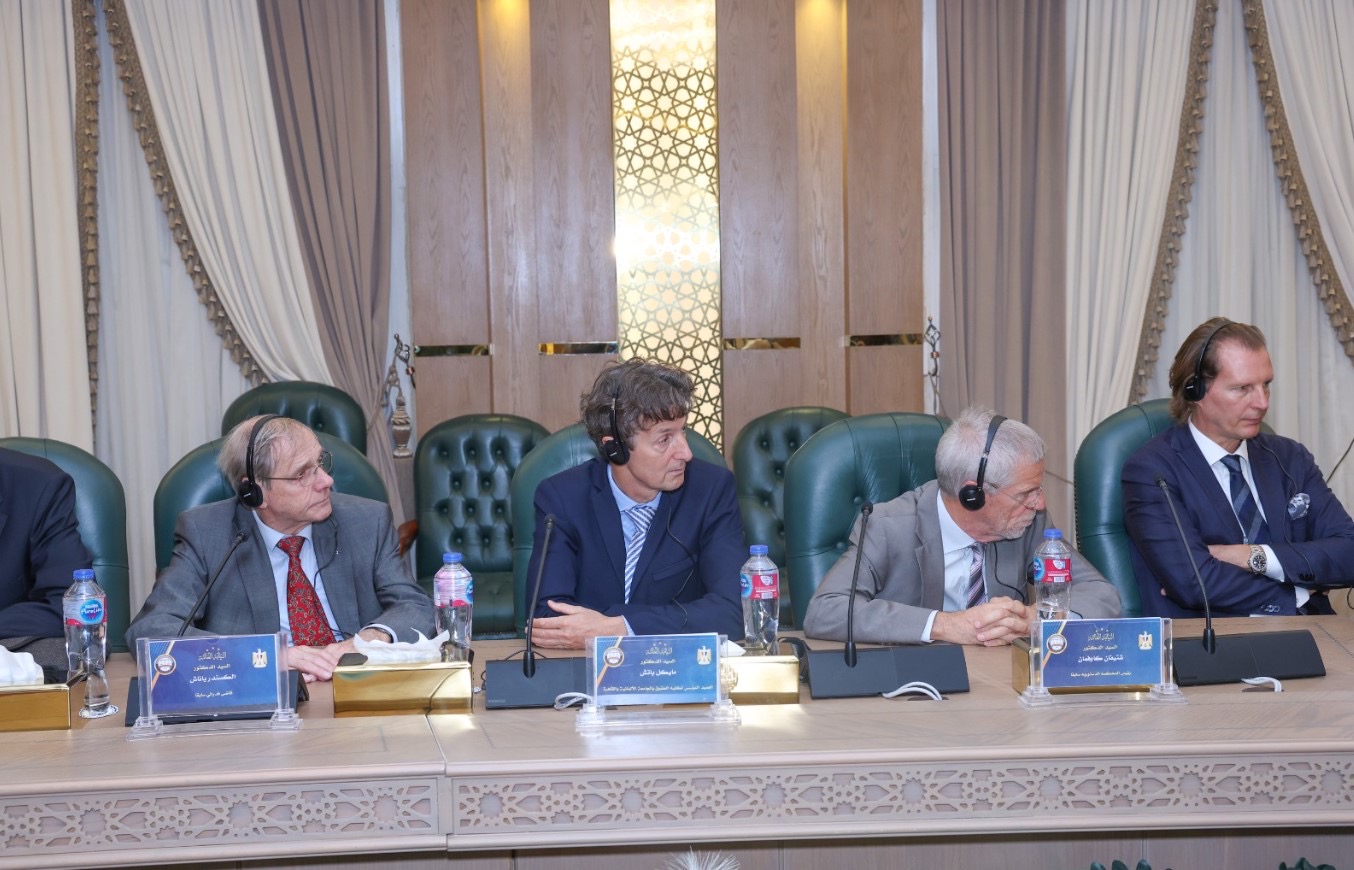 أخبار مصر - النائب العام يستقبل مجلس أمناء الجامعة الألمانية بالقاهرة ويبحث سبل تعزيز التعاون المشترك