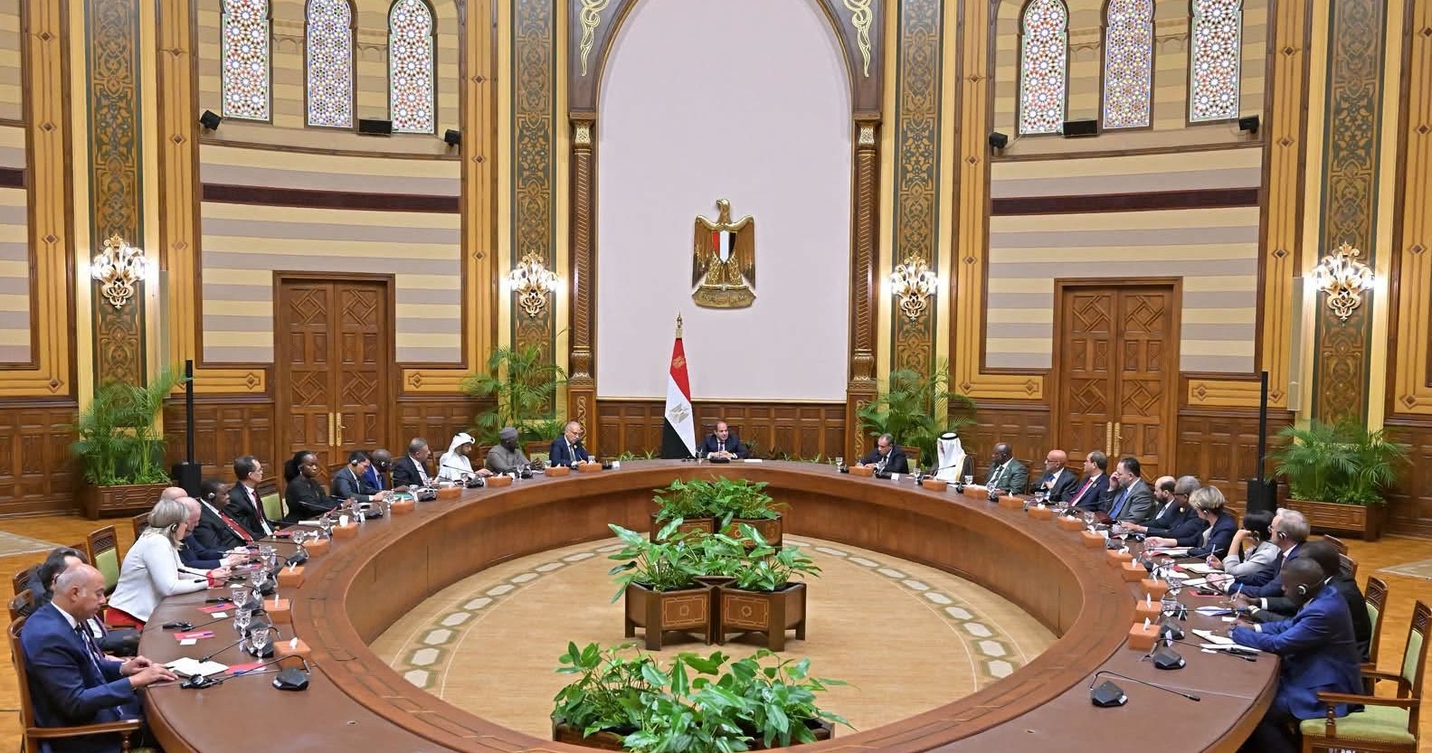 أخبار مصر - الرئيس السيسي يلتقي رؤساء الوفود المُشاركين في الدورة التاسعة لـ أسبوع القاهرة للمياه 2026