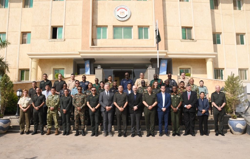 بالتعاون مع وحدة التدريب المتكامل بإدارة عمليات السلام التابعة لسكرتارية الأمم المتحدة أخبار مصر - بالتعاون مع وحدة التدريب المتكامل بإدارة عمليات السلام التابعة لسكرتارية الأمم المتحدة