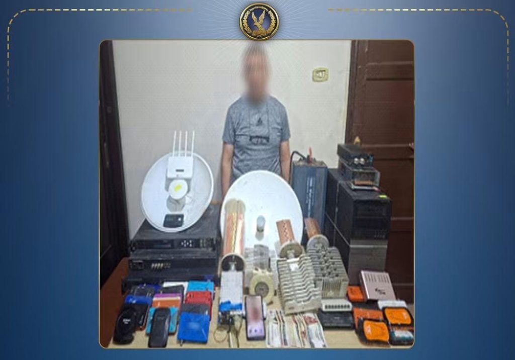 شبكة بث لاسلكية لفك شفرات القنوات المشفرة.. ضبط المتهم بالدقهلية أخبار مصر - شبكة بث لاسلكية لفك شفرات القنوات المشفرة.. ضبط المتهم بالدقهلية